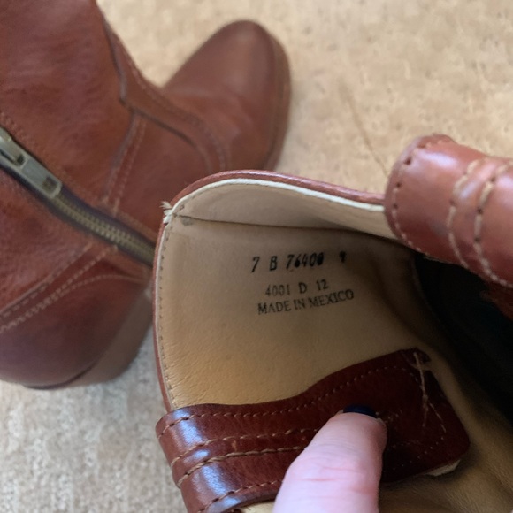 Frye booties! Style 76400 size 7 - Picture 7 of 8